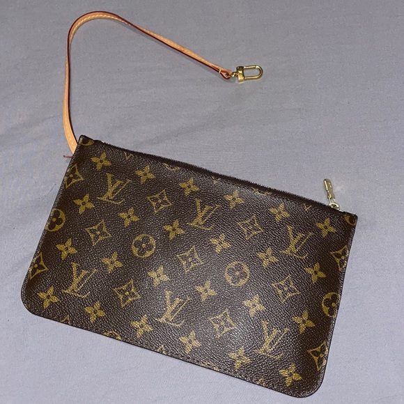 SOLD- Louis Vuitton Monogram Neverfull MM Pouch - Picture 1 of 10